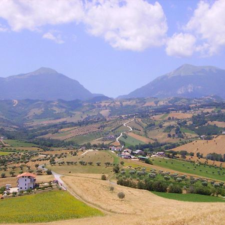 Agriturismo Il Vecchio Carro Campli Eksteriør billede